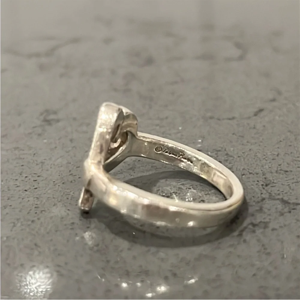 Tiffany & Co. Silver Paloma Picasso Heart Ring - Picture 3 of 10